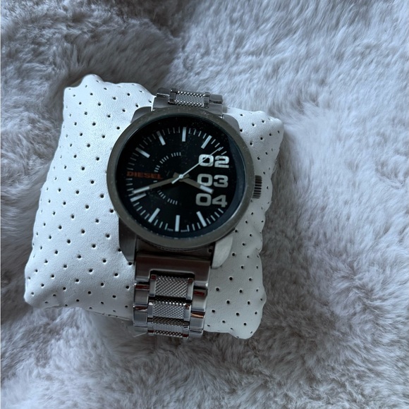 Diesel Men's Black Dial Silver Watch - Picture 3 of 3